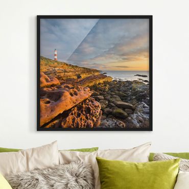 Ingelijste posters Tarbat Ness Lighthouse And Sunset At The Ocean