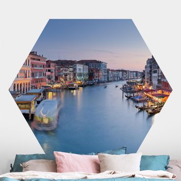 Hexagon Behang Evening Atmosphere On The Grand Canal In Venice