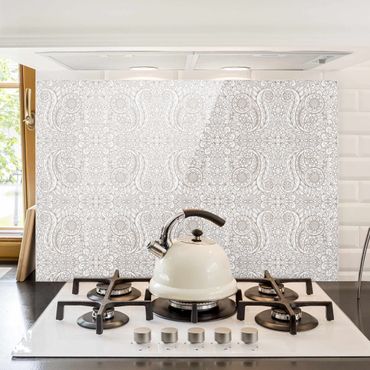 Spatscherm keuken Detailed Art Nouveau Pattern In Gray Beige