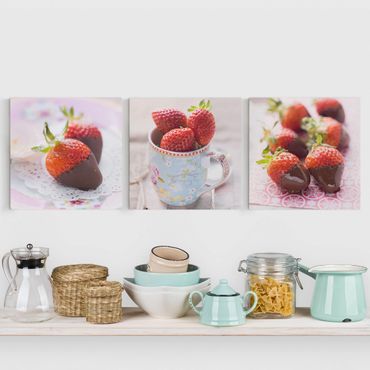 Canvas schilderijen - 3-delig Strawberries In Chocolate Vintage