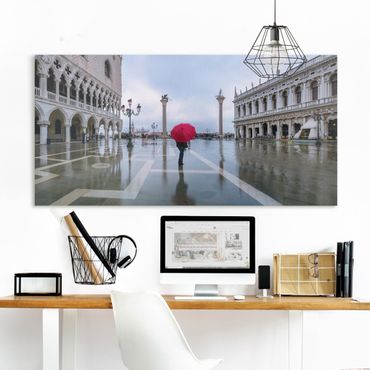 Canvas schilderijen Red Umbrella In Venice