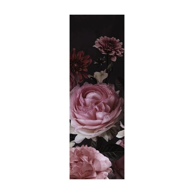 natuur tapijt Pink Flowers On Black Vintage