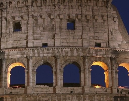 Brievenbussen Colosseum in Rome at night