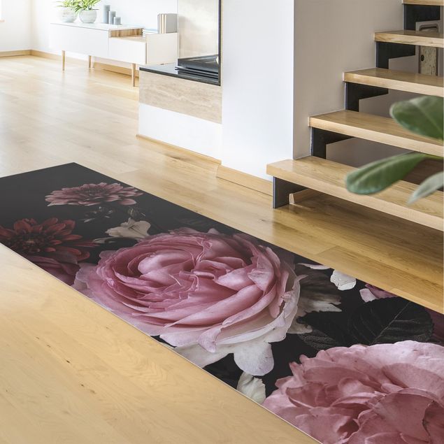 tapijt modern Pink Flowers On Black Vintage