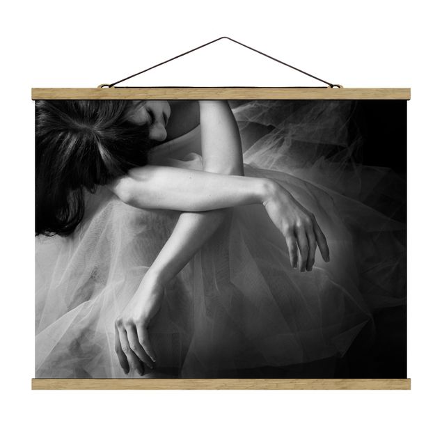 Stoffen schilderij met posterlijst The Hands Of A Ballerina