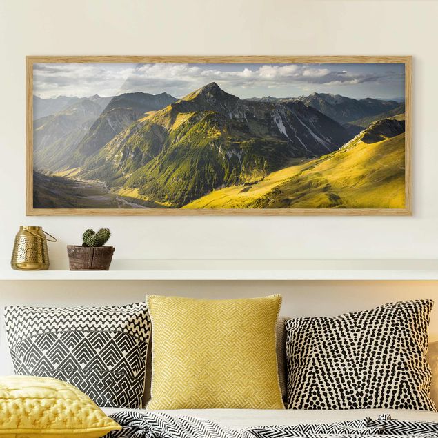 Ingelijste posters Mountains And Valley Of The Lechtal Alps In Tirol