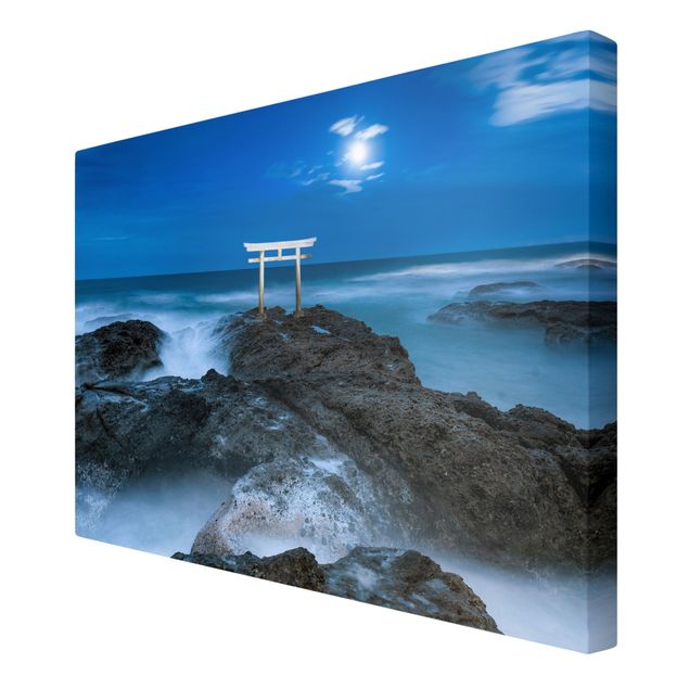 Canvas schilderijen Torii At The Ocean During Full Moon