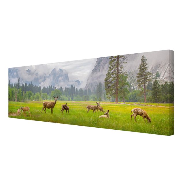 Canvas schilderijen Deer In The Mountains