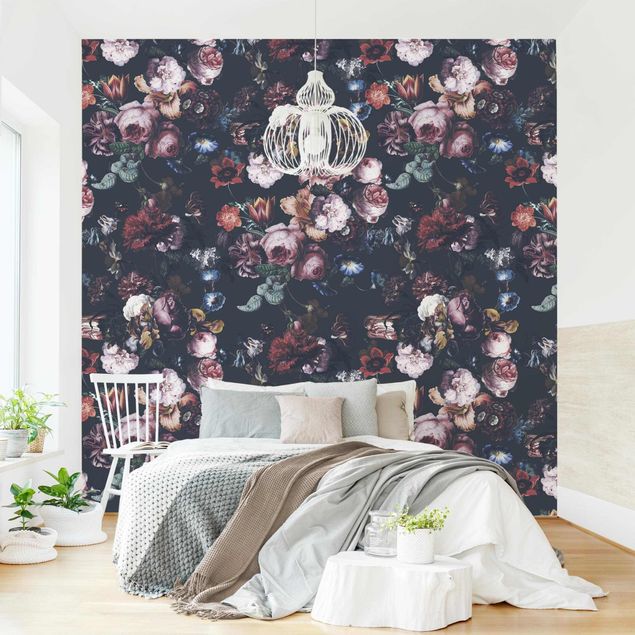 Patroonbehang Old Masters Flowers With Tulips And Roses On Dark Gray