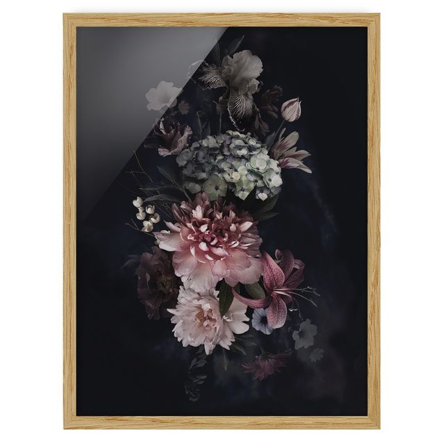 Ingelijste posters Flowers With Fog On Black