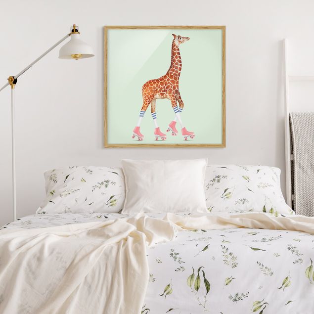 Ingelijste posters Giraffe With Roller Skates