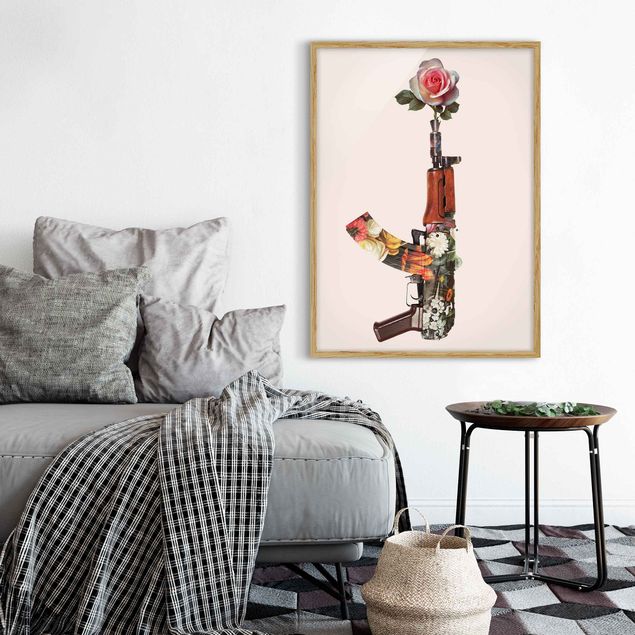 Ingelijste posters Weapon With Rose