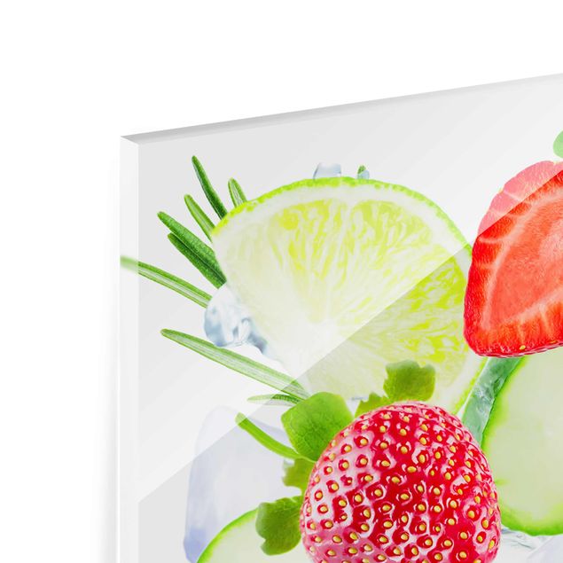 Glasschilderijen Strawberries Lime Ice Cubes Splash