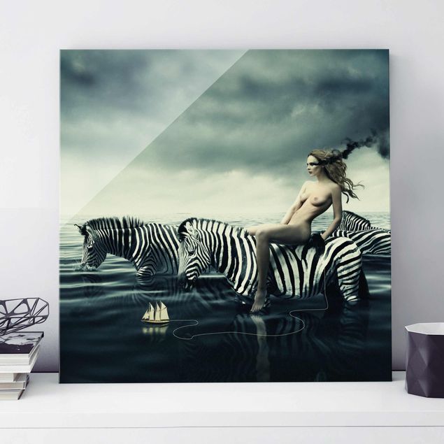 Glas Magnettafel Woman Posing With Zebras