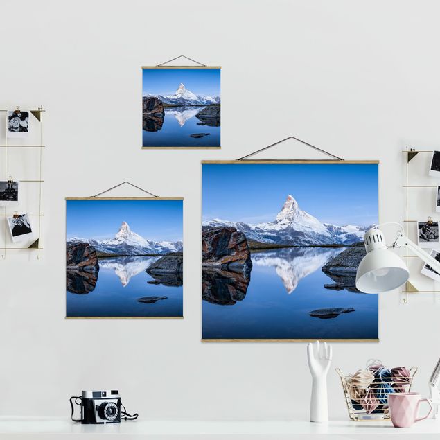 Stoffen schilderij met posterlijst Stellisee Lake In Front Of The Matterhorn