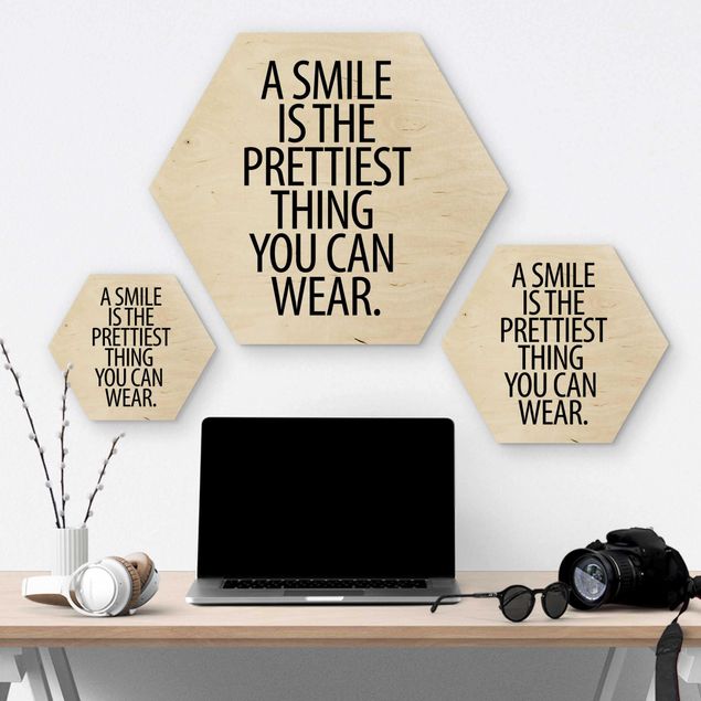Hexagons houten schilderijen A Smile Is The Prettiest Thing Sans Serif