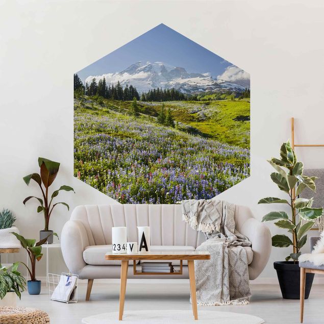 Hexagon Behang - Mountain Meadow With Red Flowers in Front of Mt. Rainier