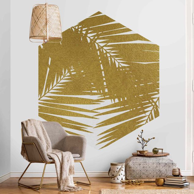 Hexagon Behang View Through Golden Palm Leaves