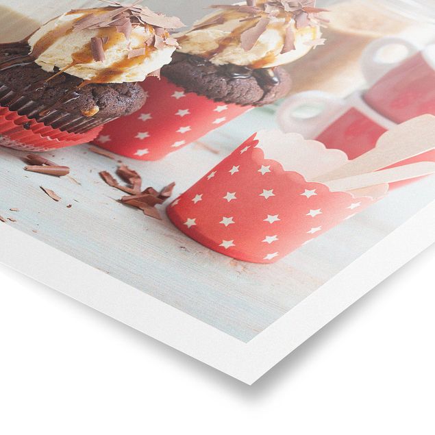 Posters Vintage Cupcakes With Ice Cream