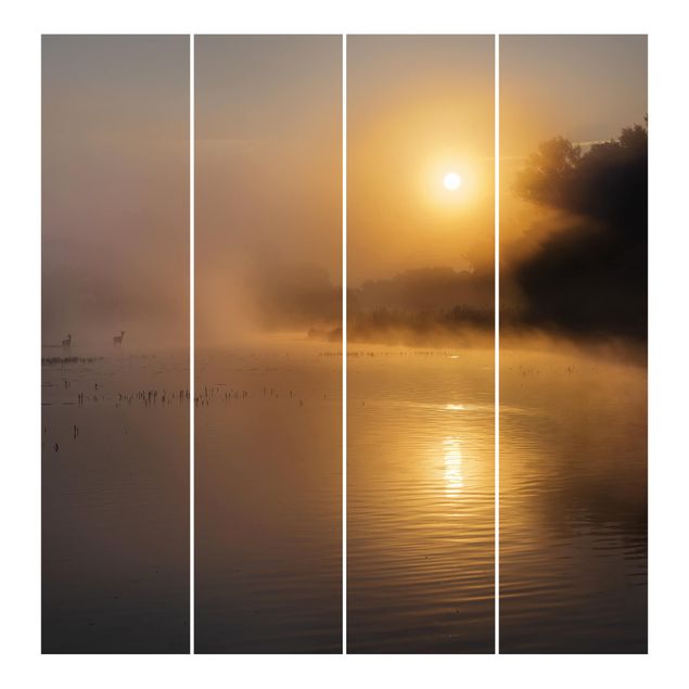 Schuifgordijnen Sunrise on the lake with deers in the fog