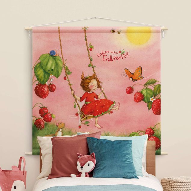 muur tapijt The Strawberry Fairy - Tree Swing