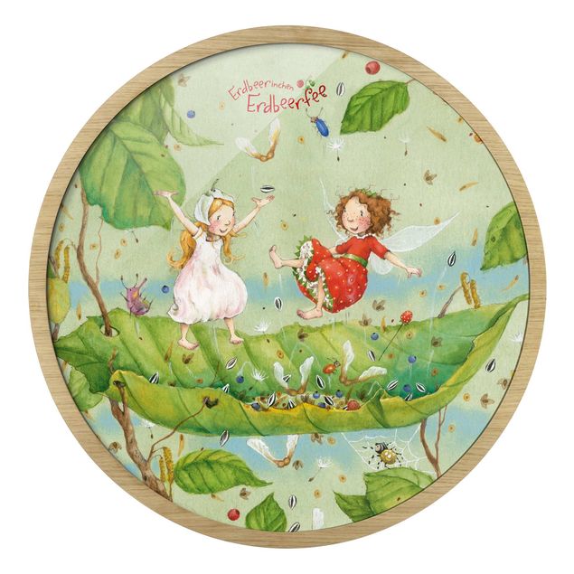 Rond schilderijen Little Strawberry Strawberry Fairy - Trampoline