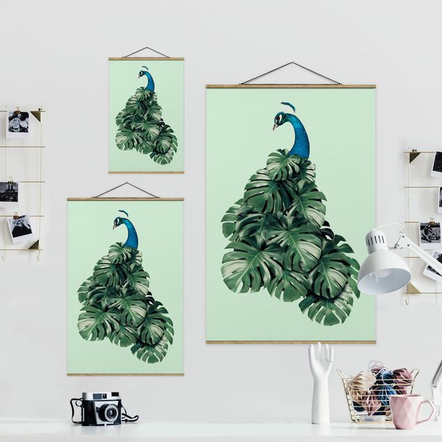 Stoffen schilderij met posterlijst Peacock With Monstera Leaves