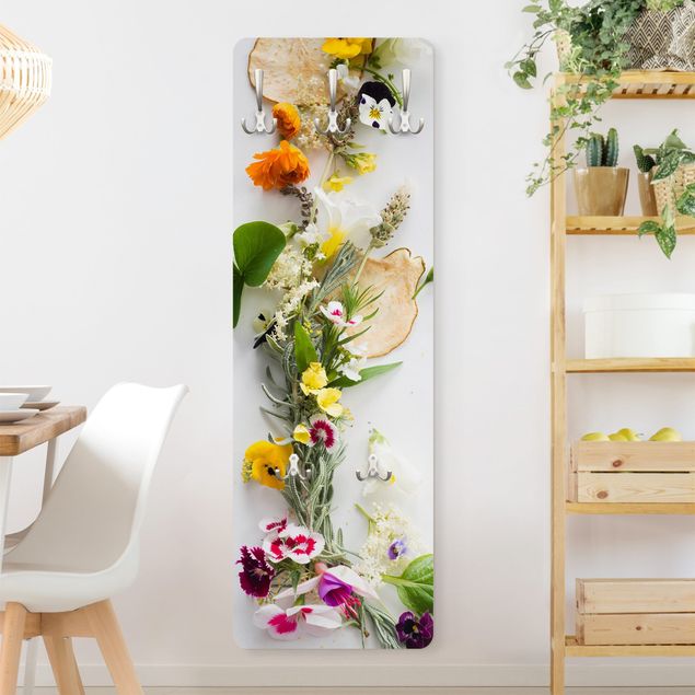 Wandkapstokken houten paneel Fresh Herbs With Edible Flowers