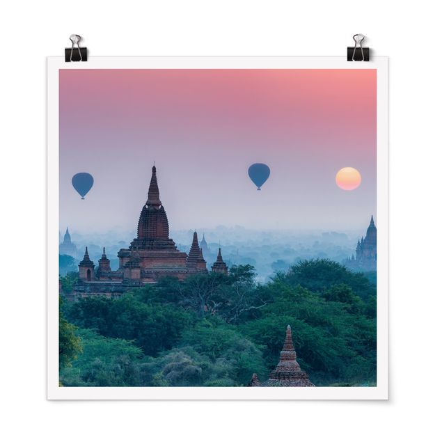 Posters Hot-Air Balloon Above Temple Complex
