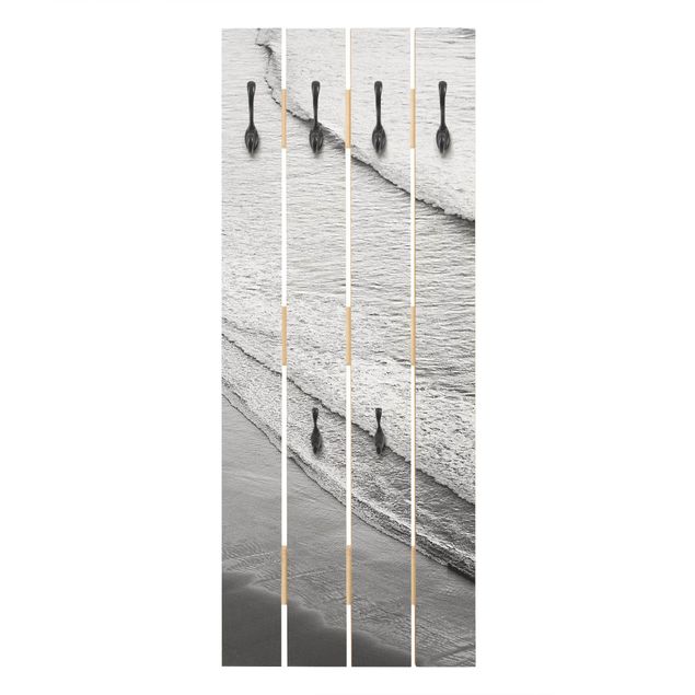Wandkapstokken houten pallet Soft Waves On The Beach Black And White